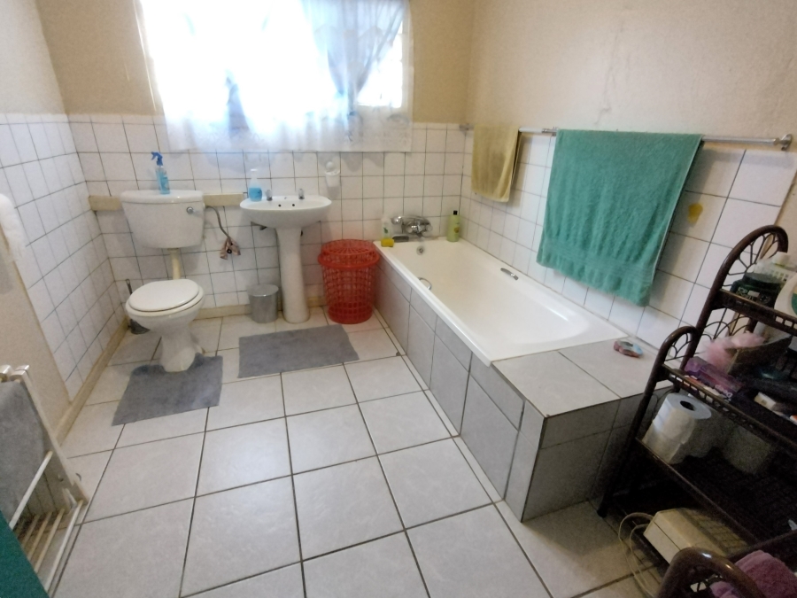 4 Bedroom Property for Sale in C Place Eastern Cape